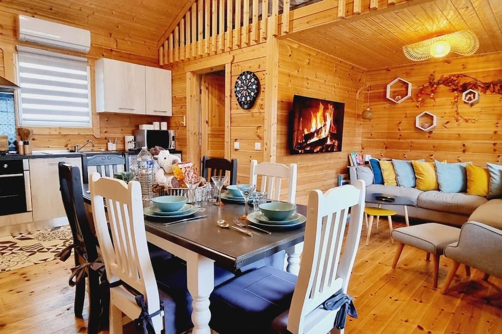 Вилла *L'Ecrin De L'Etang* Depaysement Assure Бурбур Экстерьер фото